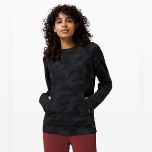 Lululemon Scuba Crew
Heritage 365 Camo Deep Coal Multi size 12